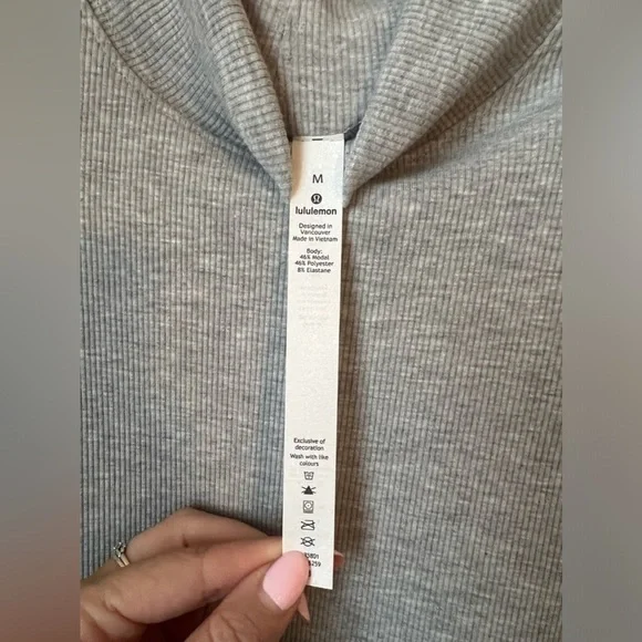 Lululemon Athletica Gone For The Week Dress Gray Medium NWOT - Picture 9 of 12